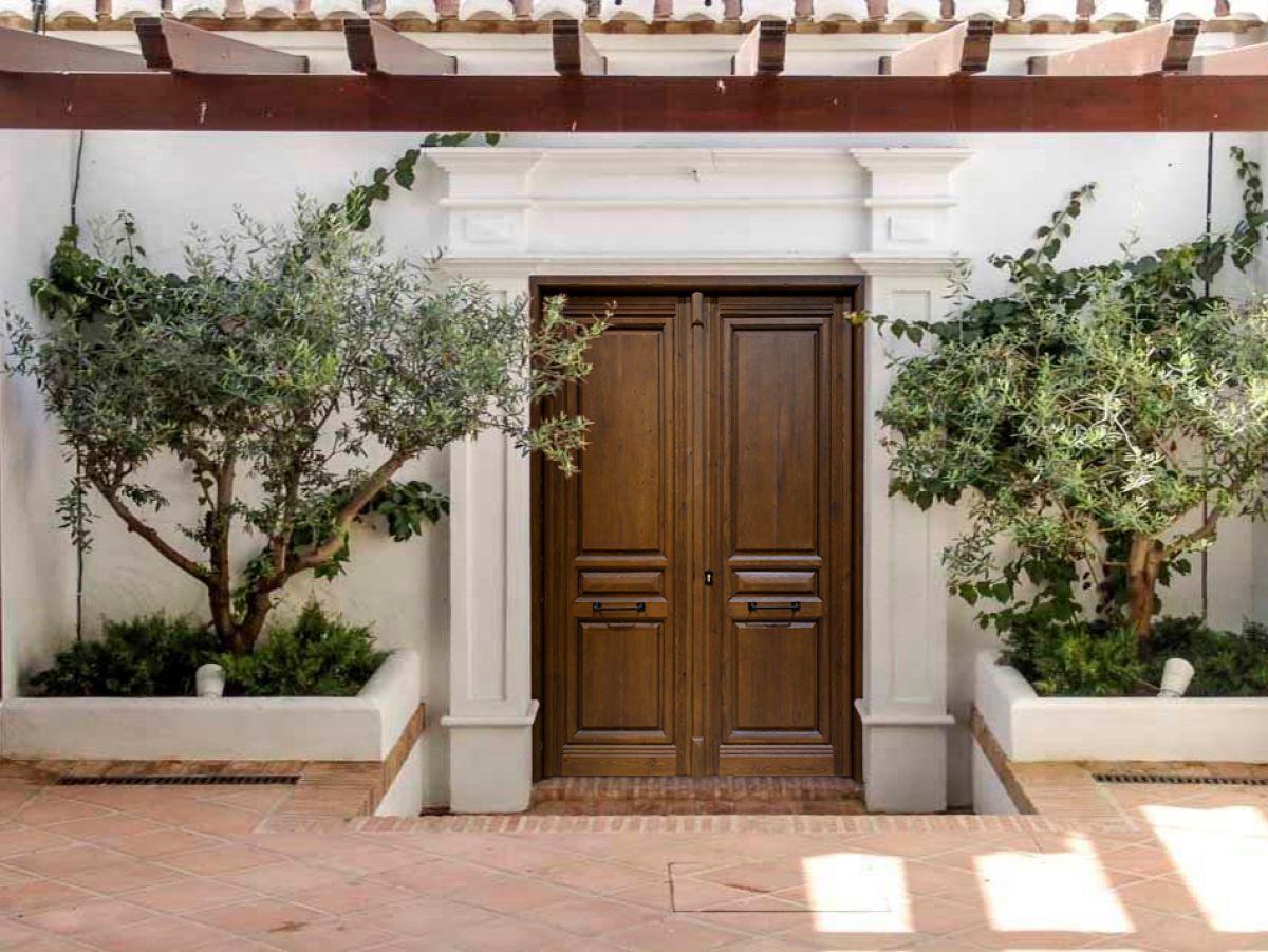 Consejos para conservar puertas de madera en Barcelona
