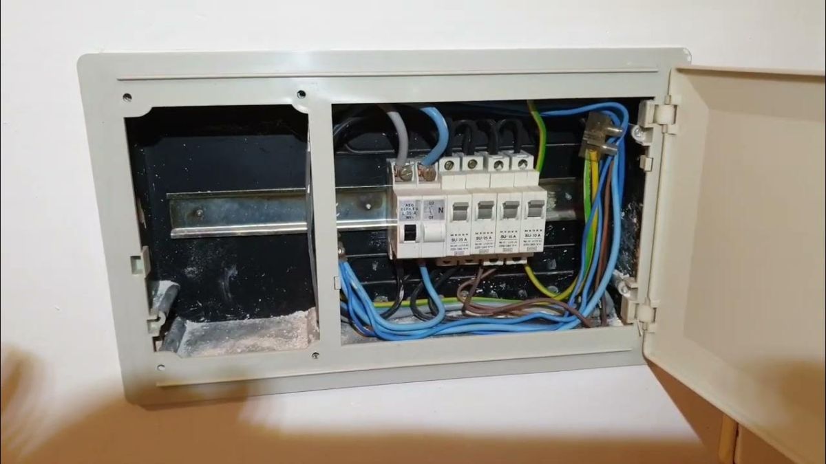 Por qué suena el cuadro eléctrico por la noche BCN