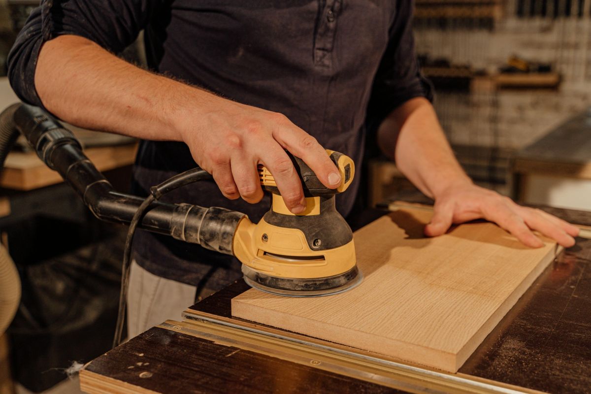 Reparación de parquet y suelos dañados en Barcelona